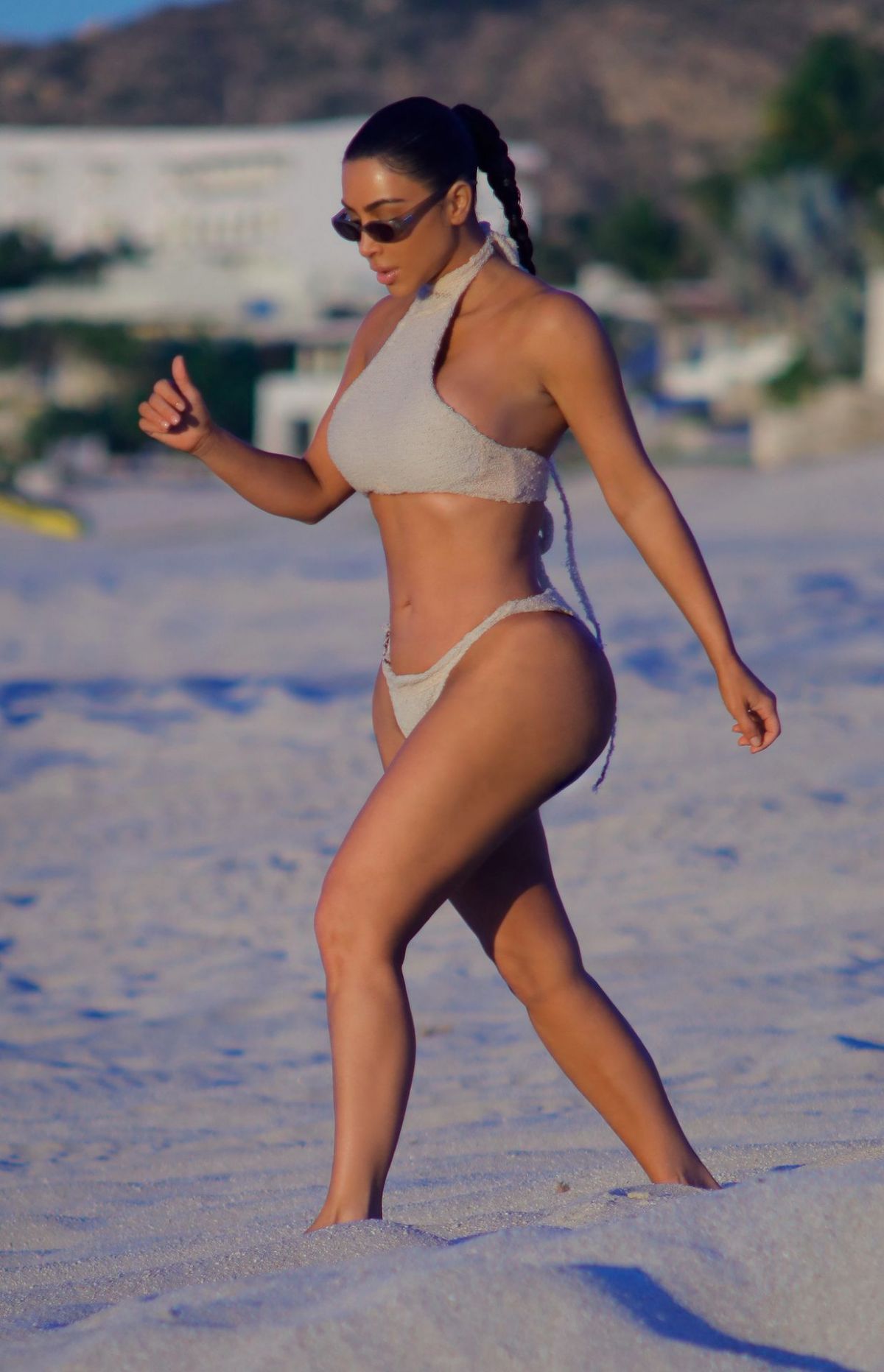 kim-kardashian-wearing-a-bikini-out-in-mexico-13.jpg